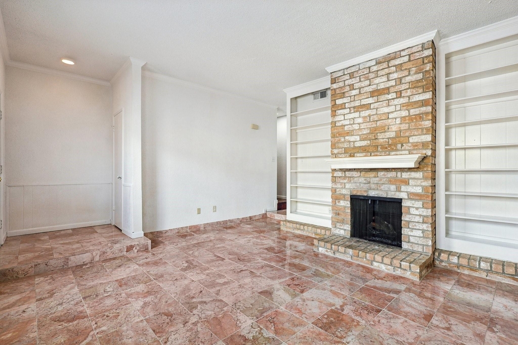 7700 Creekbend Drive - Photo 4