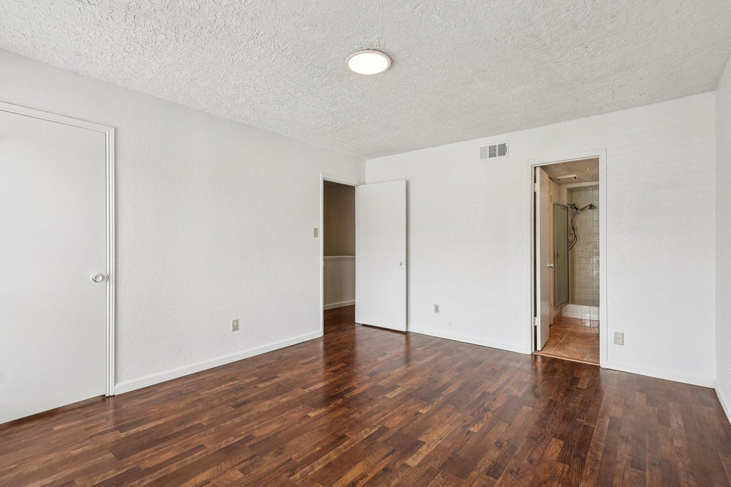 7700 Creekbend Drive - Photo 11