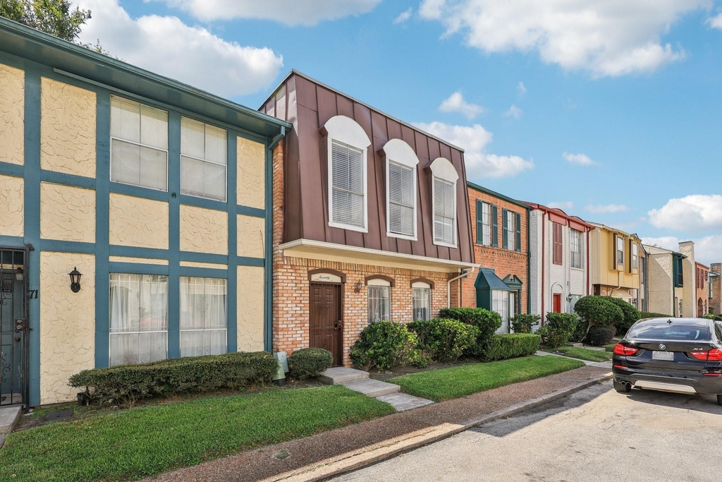 7700 Creekbend Drive - Photo 1