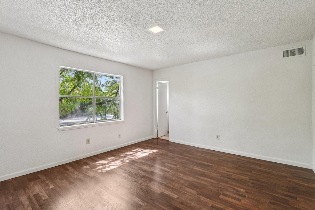 7700 Creekbend Drive - Photo 13