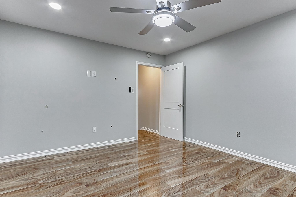 7600 Burgoyne Road - Photo 14