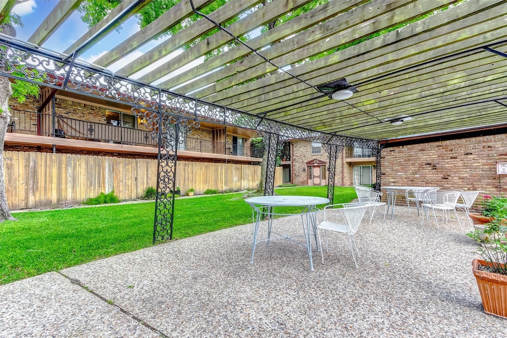 7600 Burgoyne Road - Photo 30