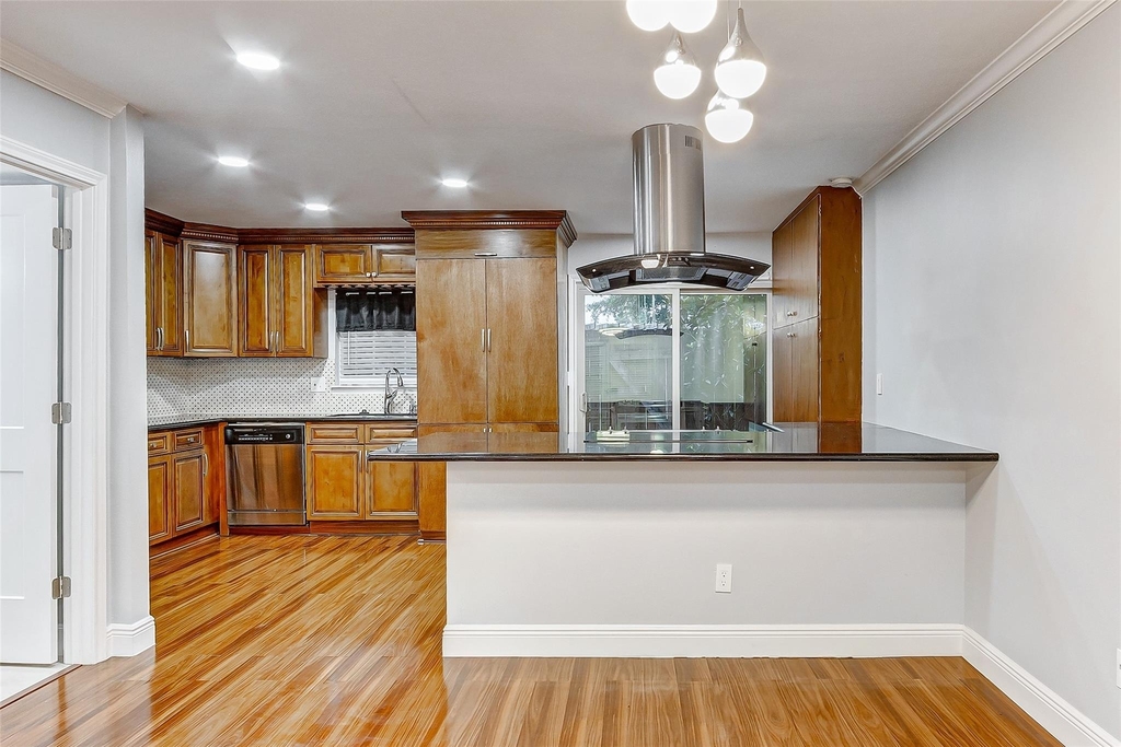 7600 Burgoyne Road - Photo 5