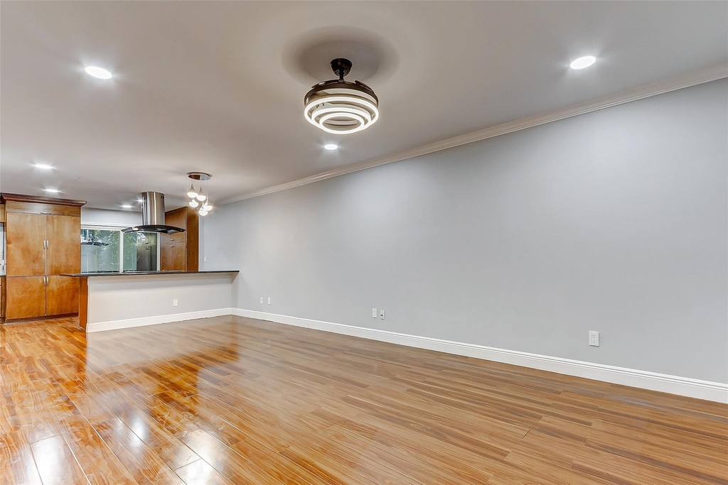 7600 Burgoyne Road - Photo 3