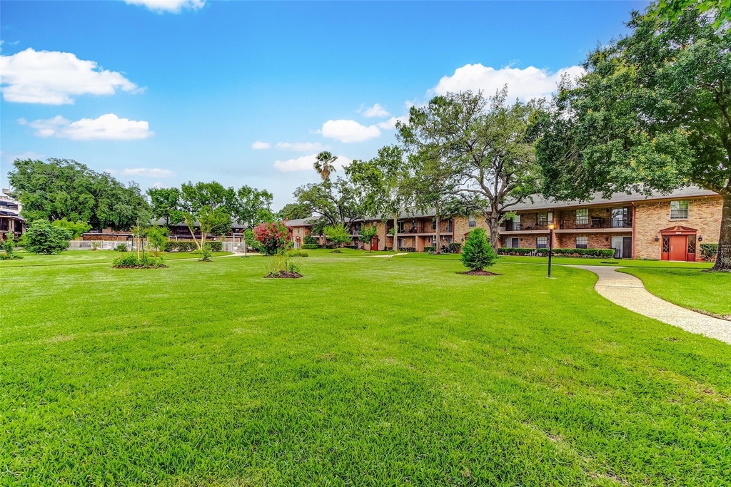 7600 Burgoyne Road - Photo 38