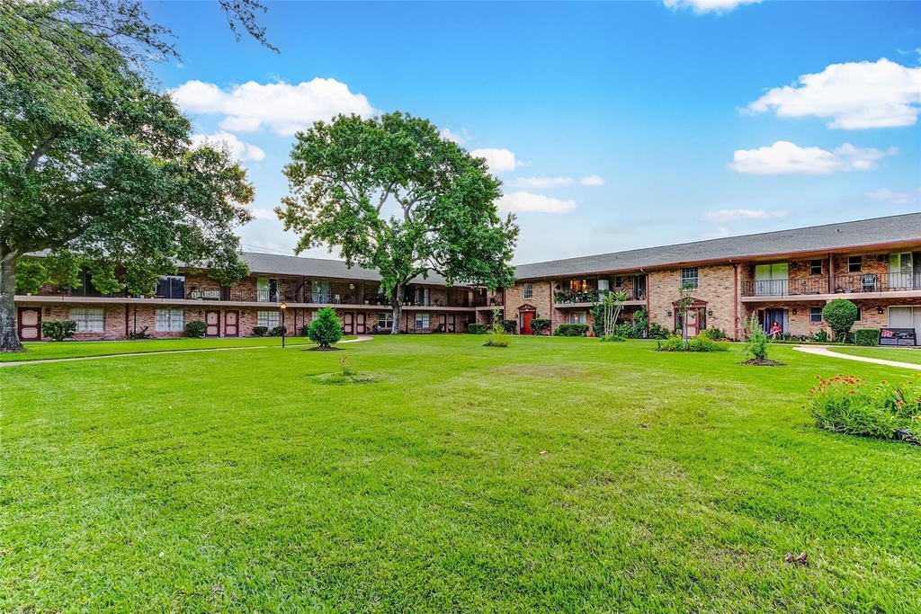 7600 Burgoyne Road - Photo 37