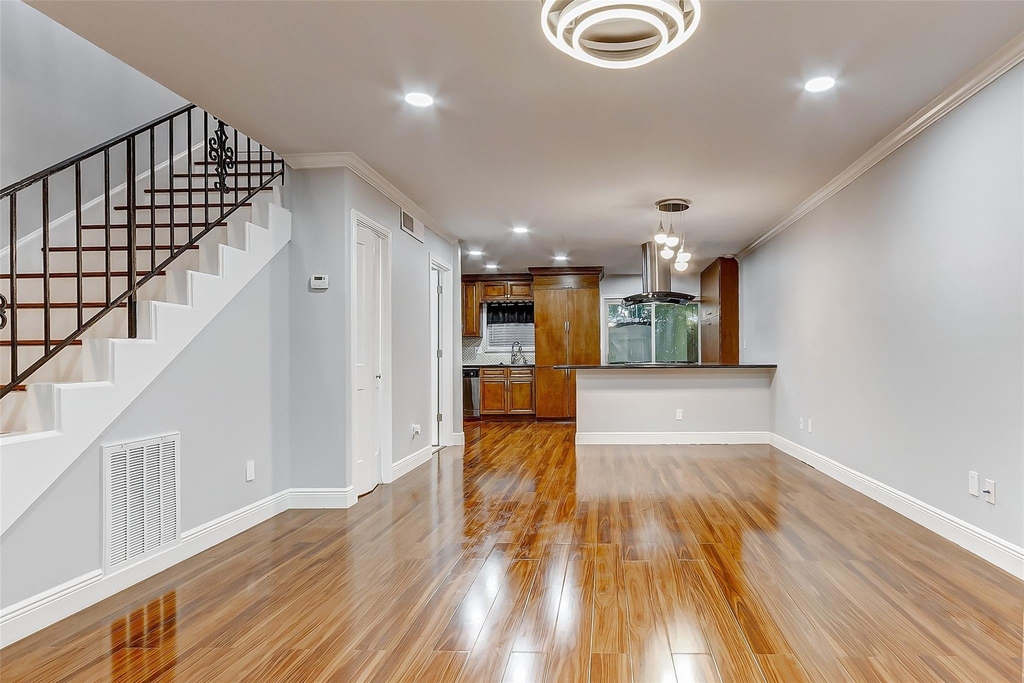 7600 Burgoyne Road - Photo 4