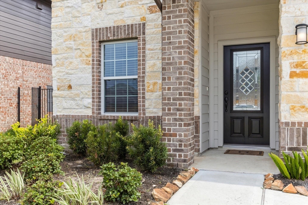1523 Alpine Drive - Photo 2