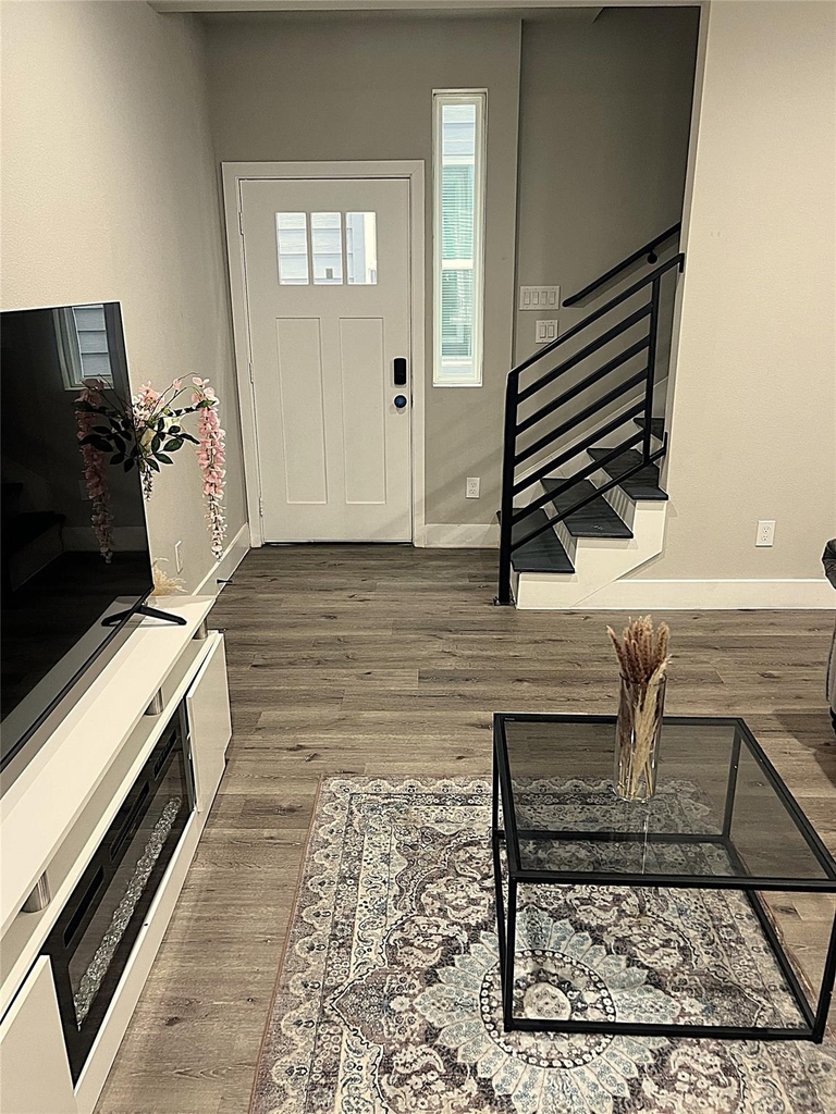 19106 Sears Drive - Photo 4