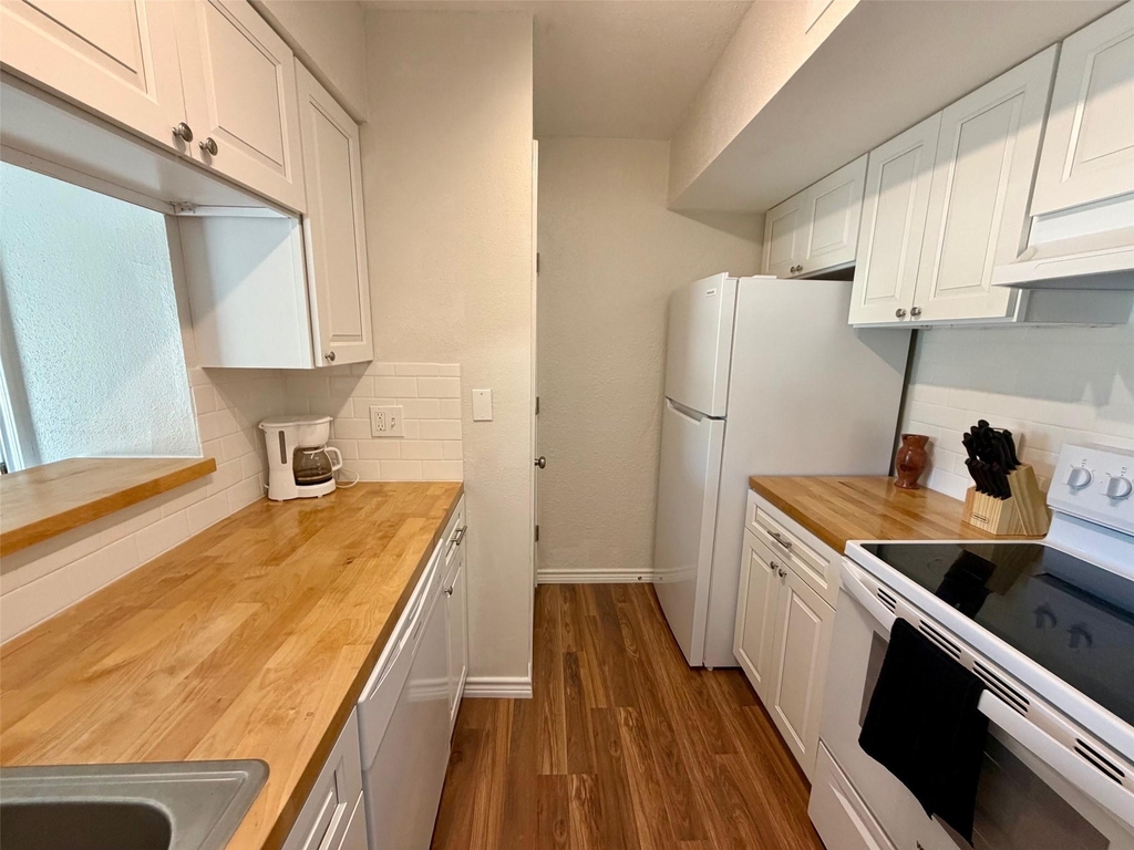 3300 Pebblebrook Drive - Photo 1