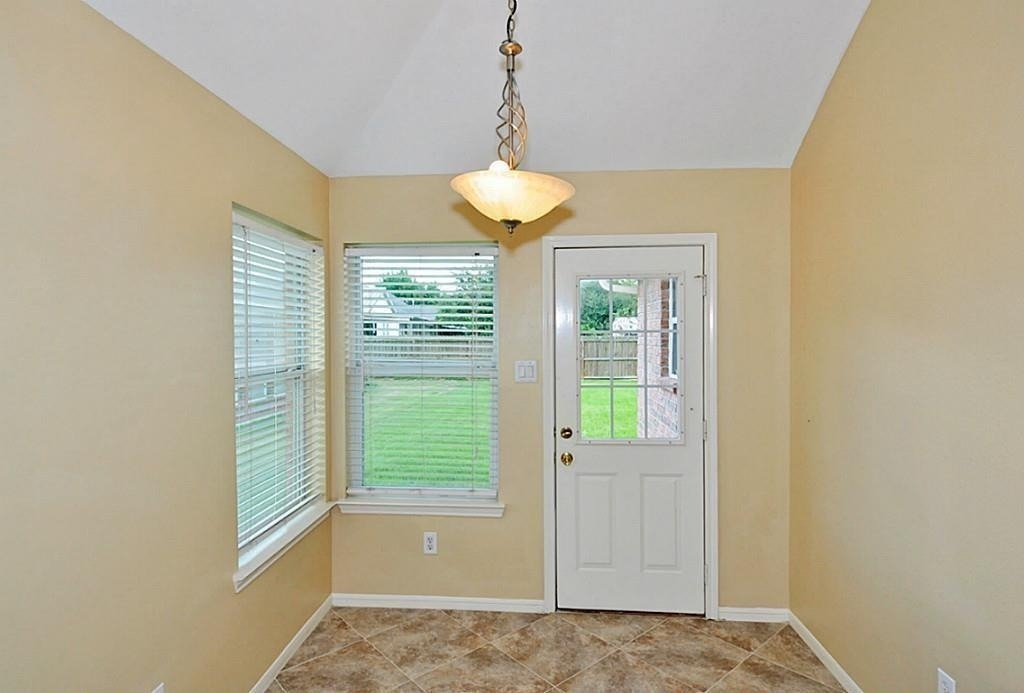 8715 Charity Street - Photo 6