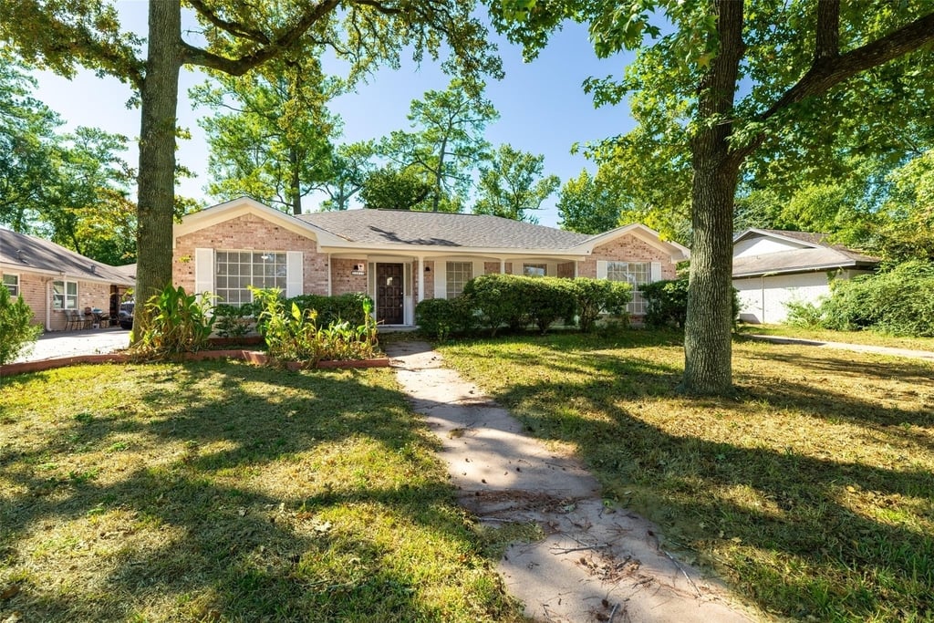 22019 Kenchester Drive - Photo 2