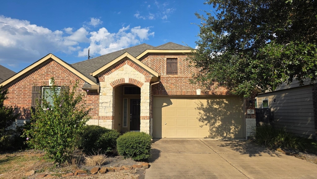 21910 Cascade Hollow Lane - Photo 0