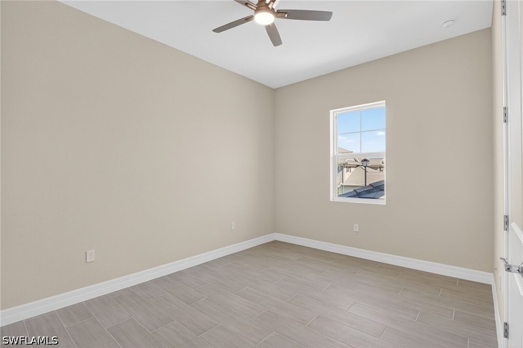 286 Indies Drive E - Photo 15