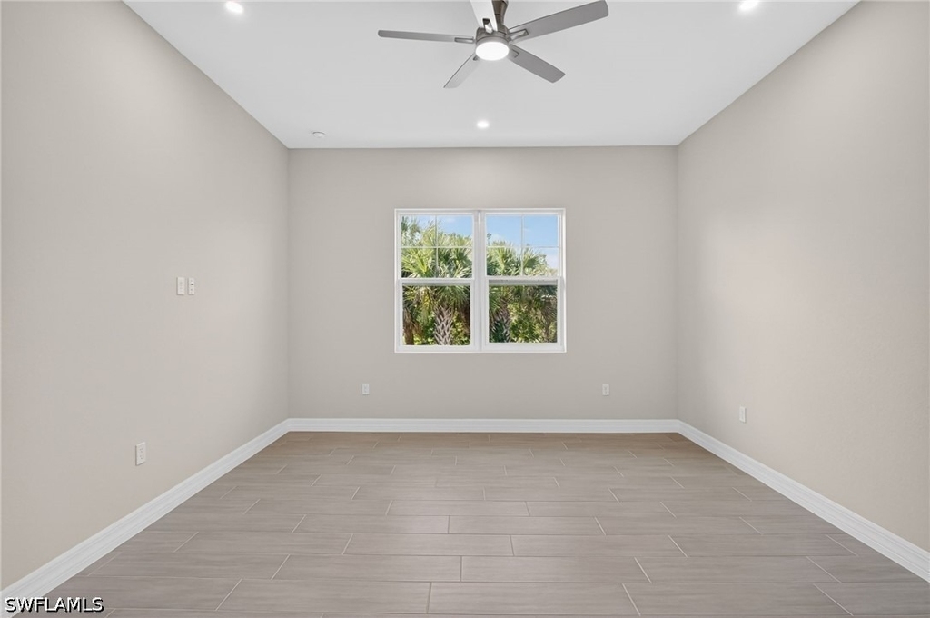 286 Indies Drive E - Photo 8
