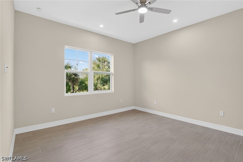 286 Indies Drive E - Photo 7