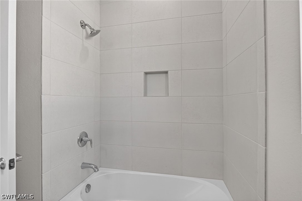 286 Indies Drive E - Photo 14