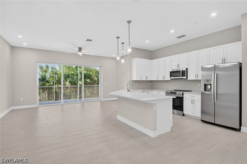 286 Indies Drive E - Photo 1