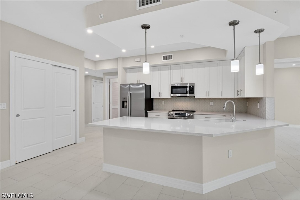 286 Indies Drive E - Photo 3