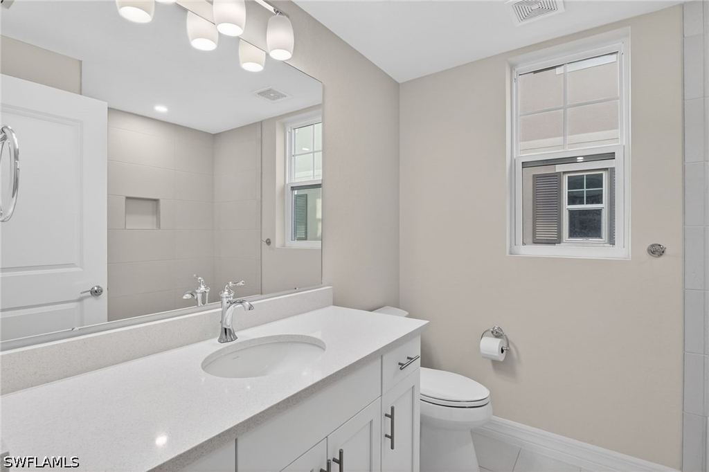 286 Indies Drive E - Photo 10