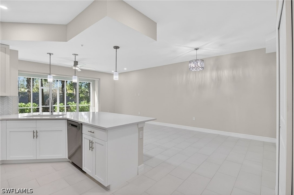 286 Indies Drive E - Photo 5
