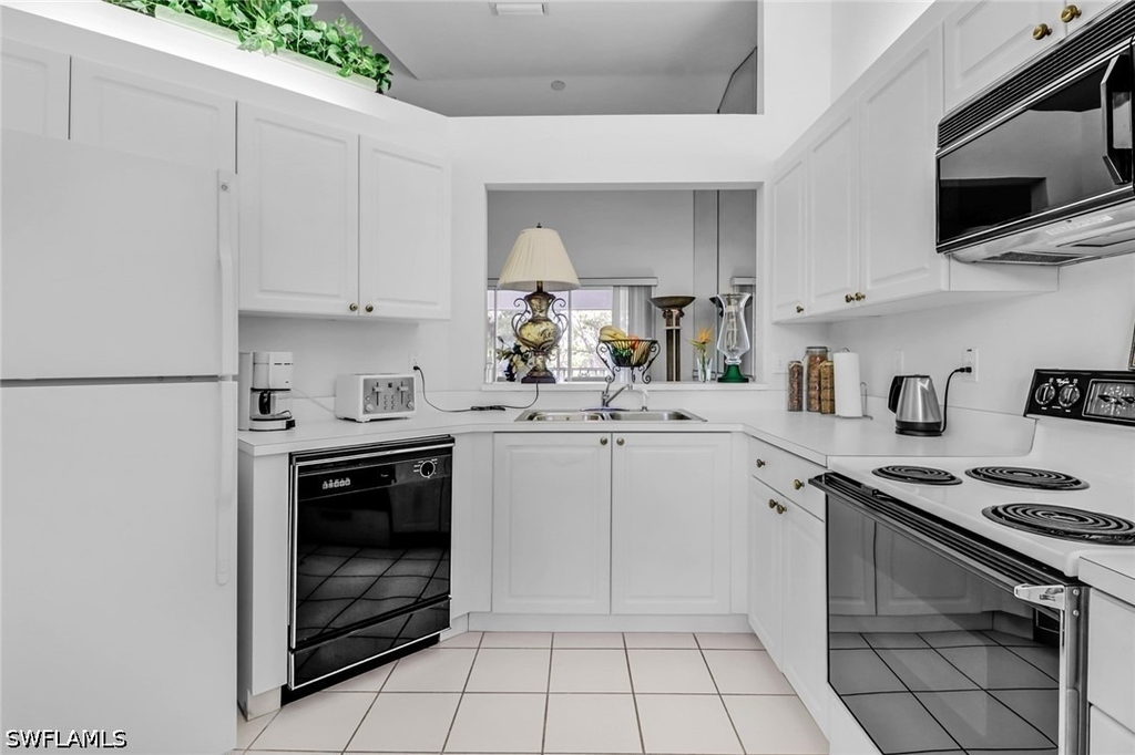 13131 Castle Harbour Drive - Photo 10