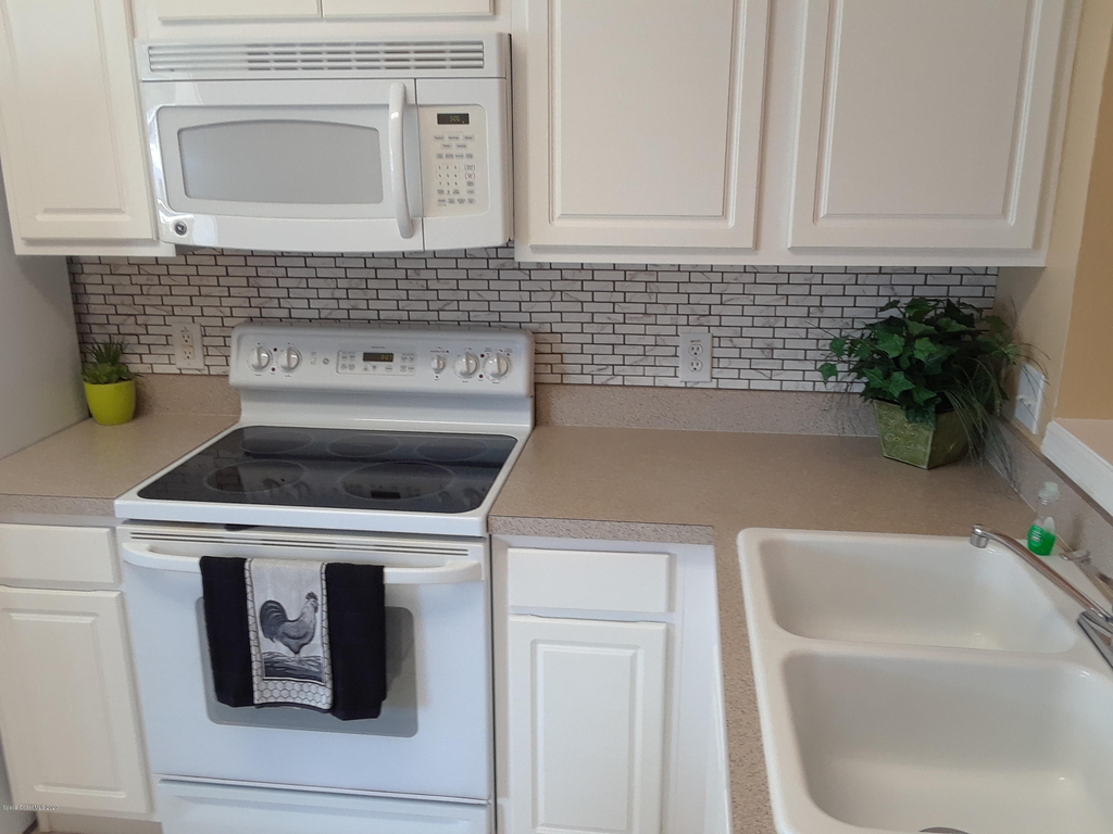 1359 Hampton Park Lane - Photo 2