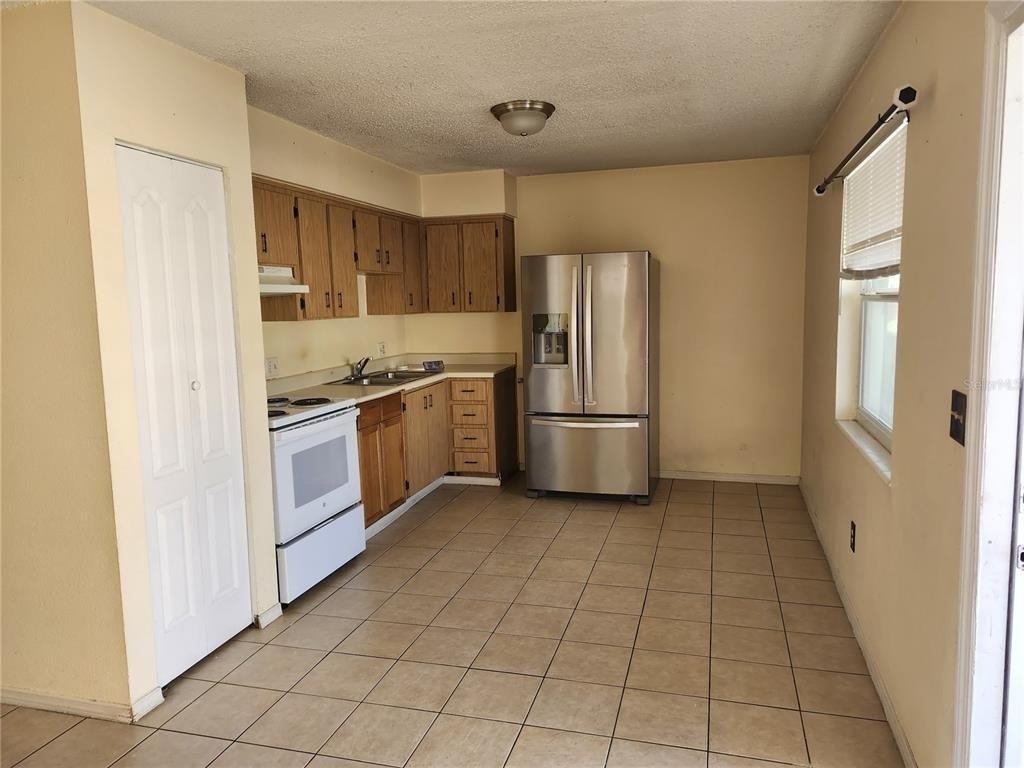 736 Michigan Court - Photo 2