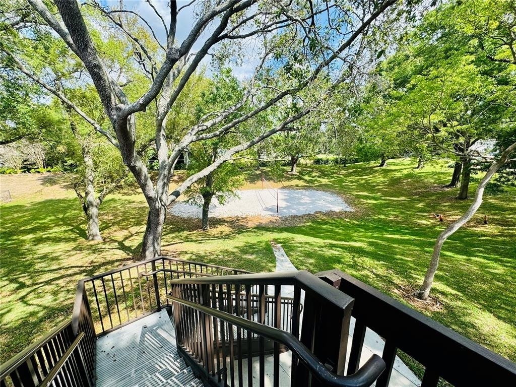 385 Woodside Drive - Photo 3