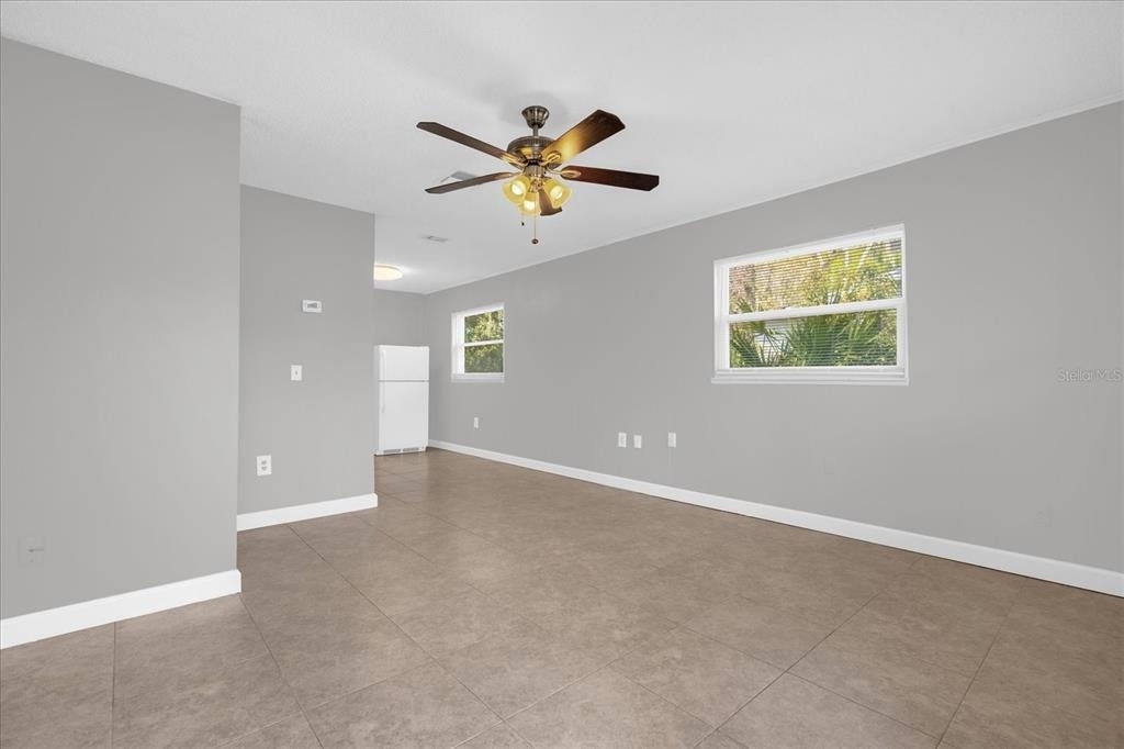 284 Short St - Photo 3
