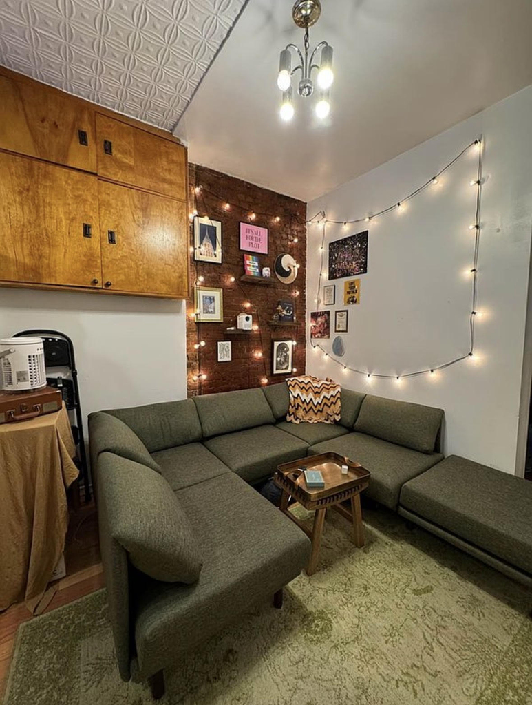 9th Avenue - Photo 1