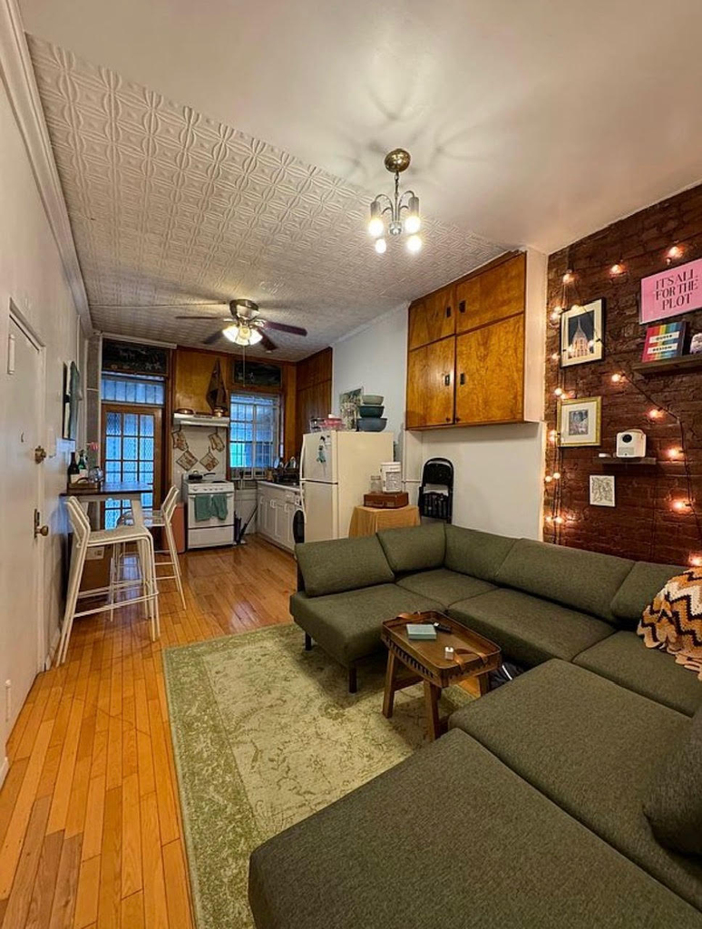 9th Avenue - Photo 0