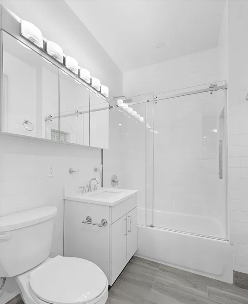 200 West 58th Street - Photo 10