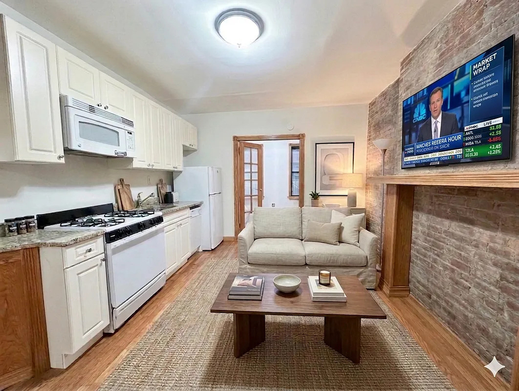 533 West 49th Street - Photo 2