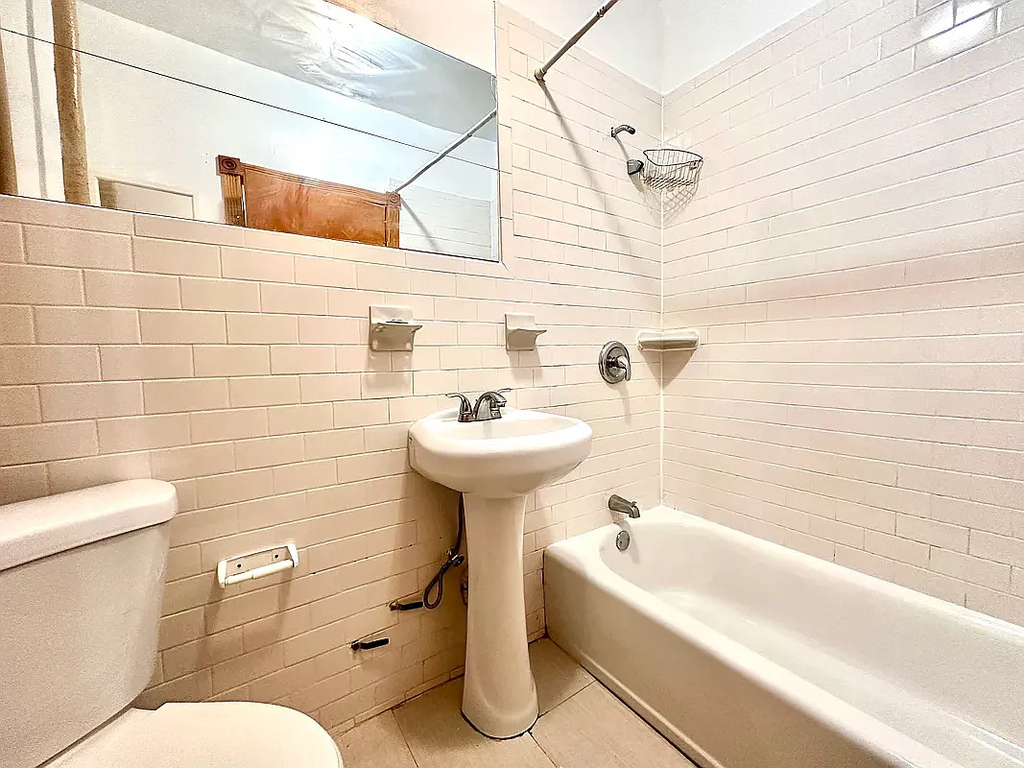 533 West 49th Street - Photo 4