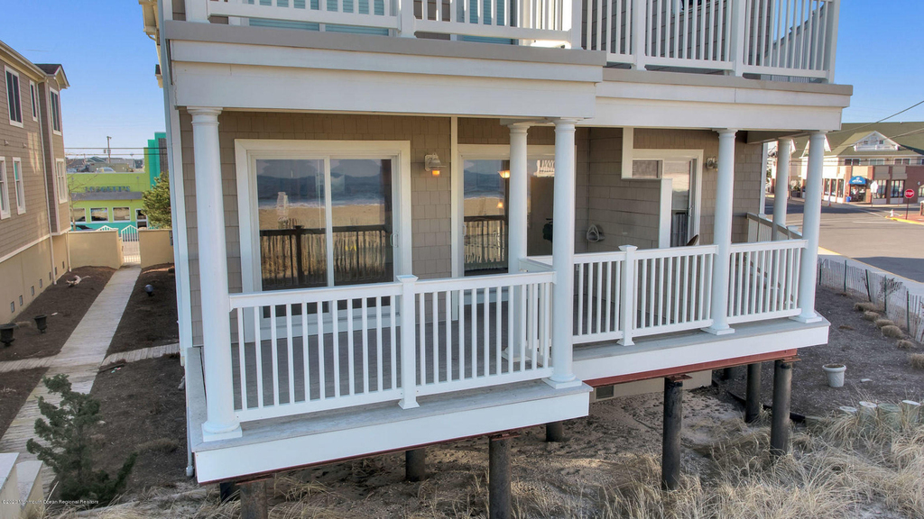 209 Beachfront - Photo 1