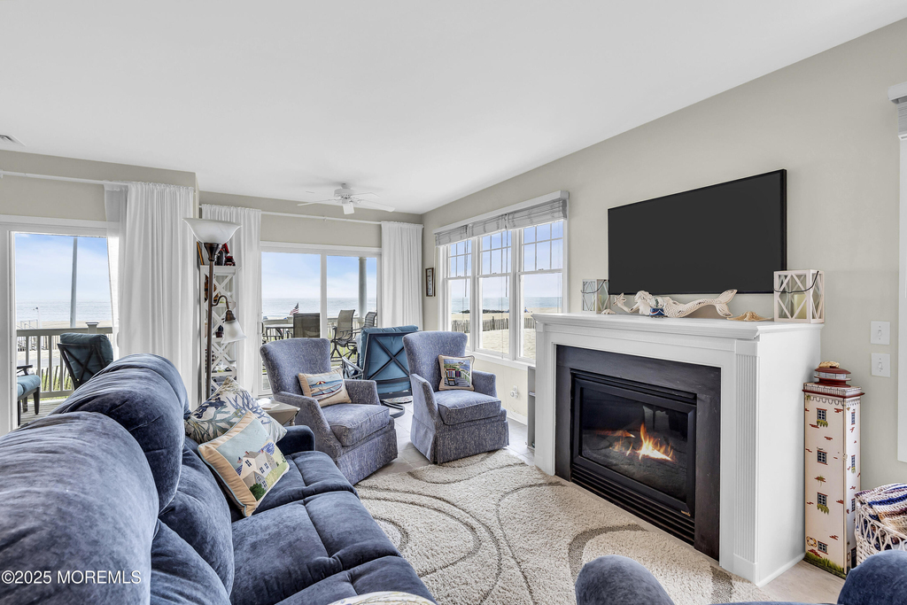 209 Beachfront - Photo 3