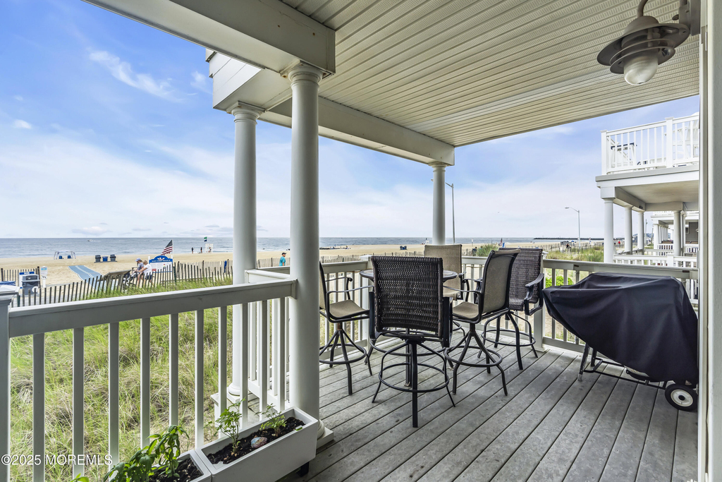 209 Beachfront - Photo 6