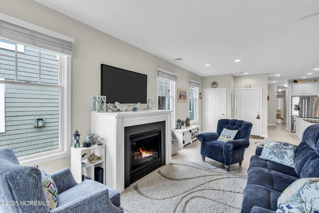 209 Beachfront - Photo 4