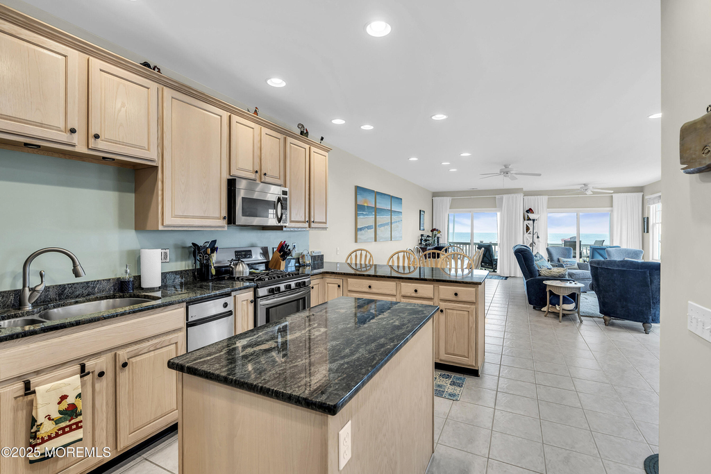 209 Beachfront - Photo 12