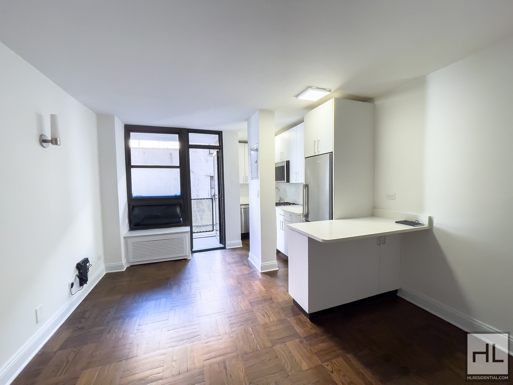 East 35 Street - Photo 2
