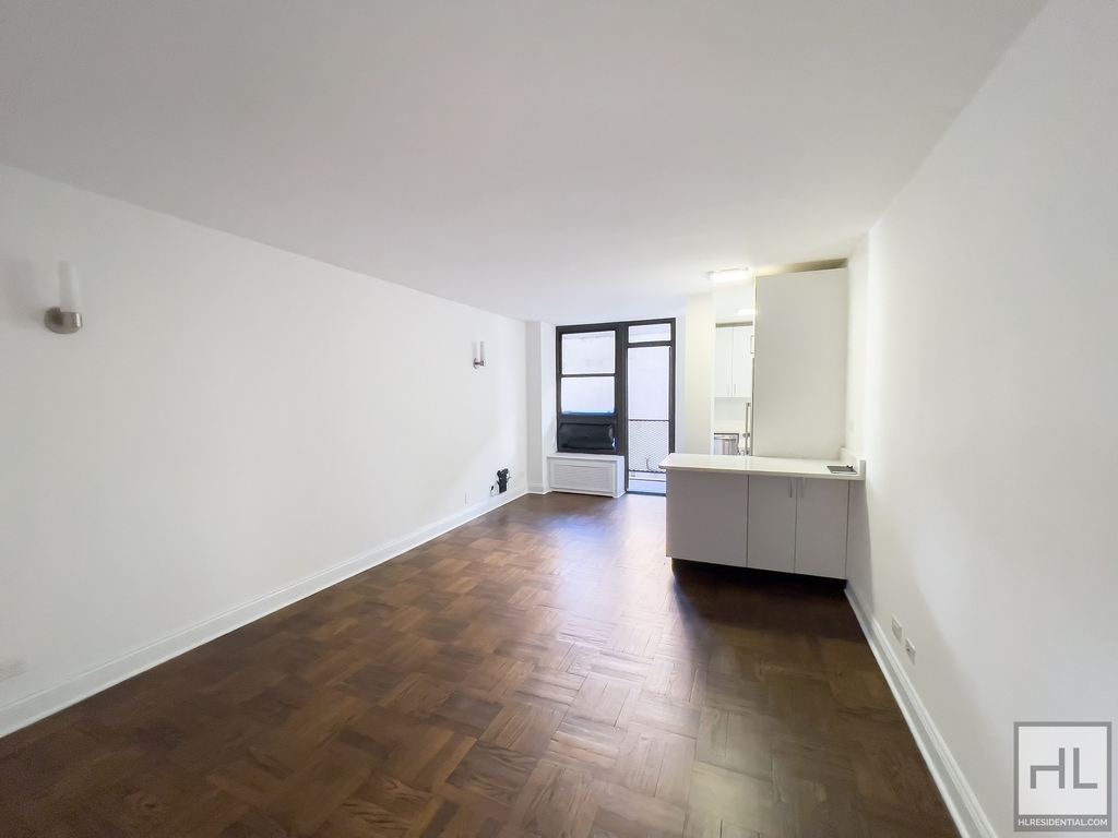 East 35 Street - Photo 1