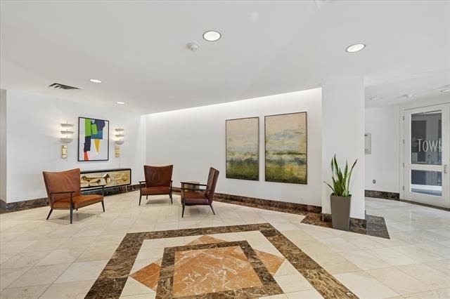 6211 W Northwest Highway - Photo 2