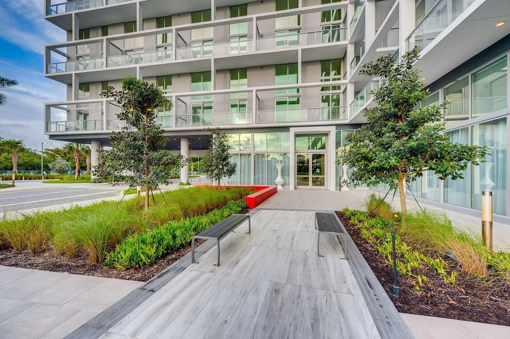 2000 Metropica Way - Photo 4