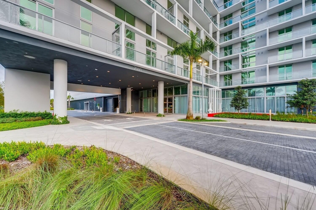 2000 Metropica Way - Photo 5