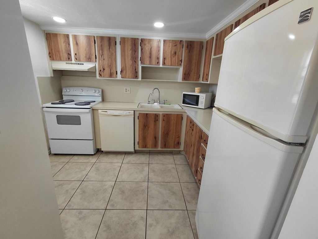 6850 Royal Palm Boulevard - Photo 3