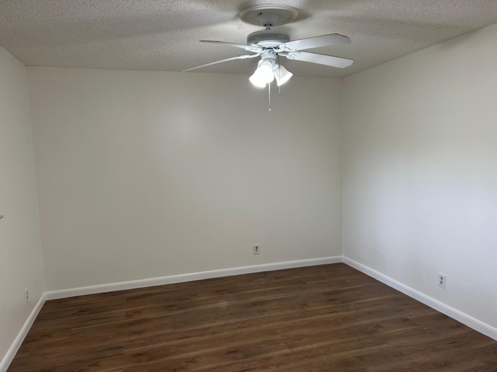 3300 Spanish Moss Terrace - Photo 14