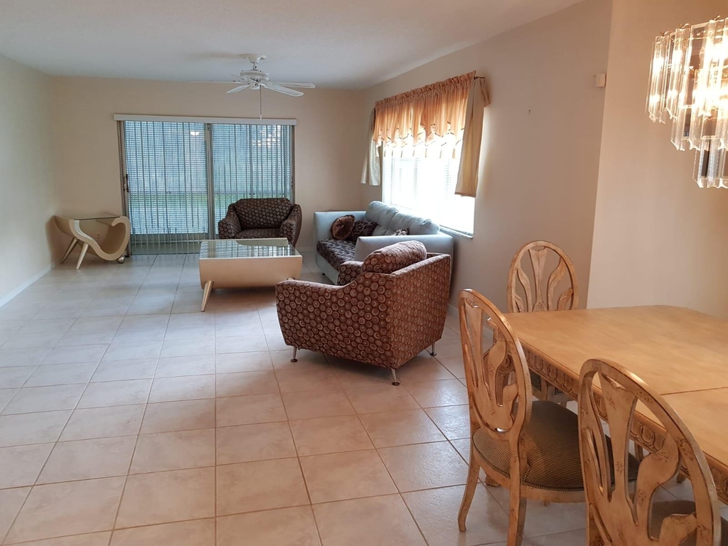 3300 Spanish Moss Terrace - Photo 4