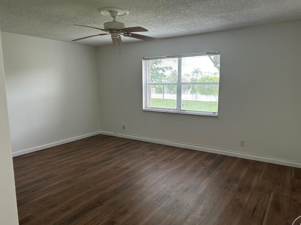 3300 Spanish Moss Terrace - Photo 19