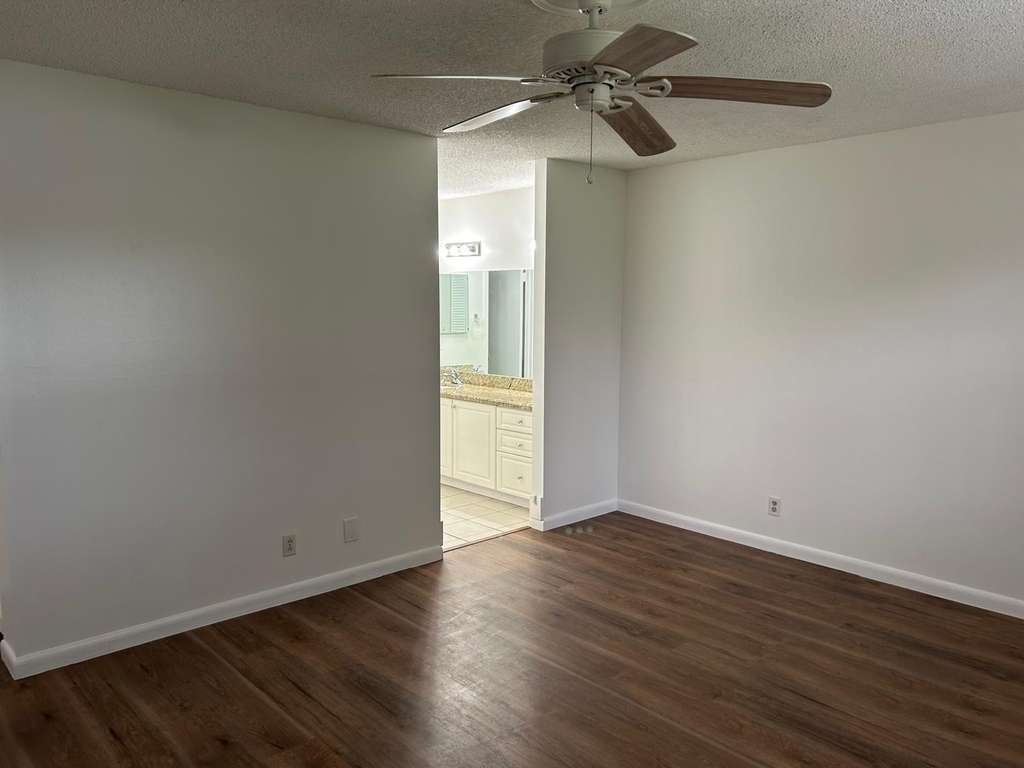 3300 Spanish Moss Terrace - Photo 21